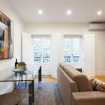Apartment Sweet Downtown Loft With Balcony