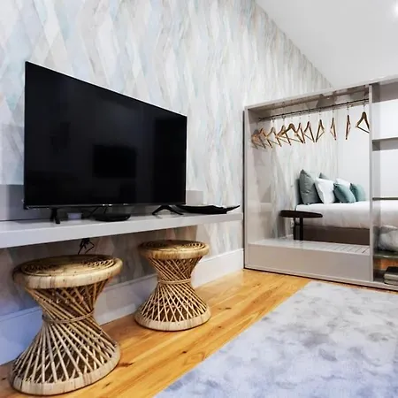 Apartment Sweet Downtown Loft With Balcony *